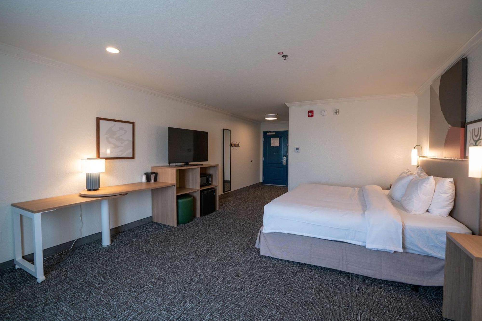Spark By Hilton Brandon Exterior photo