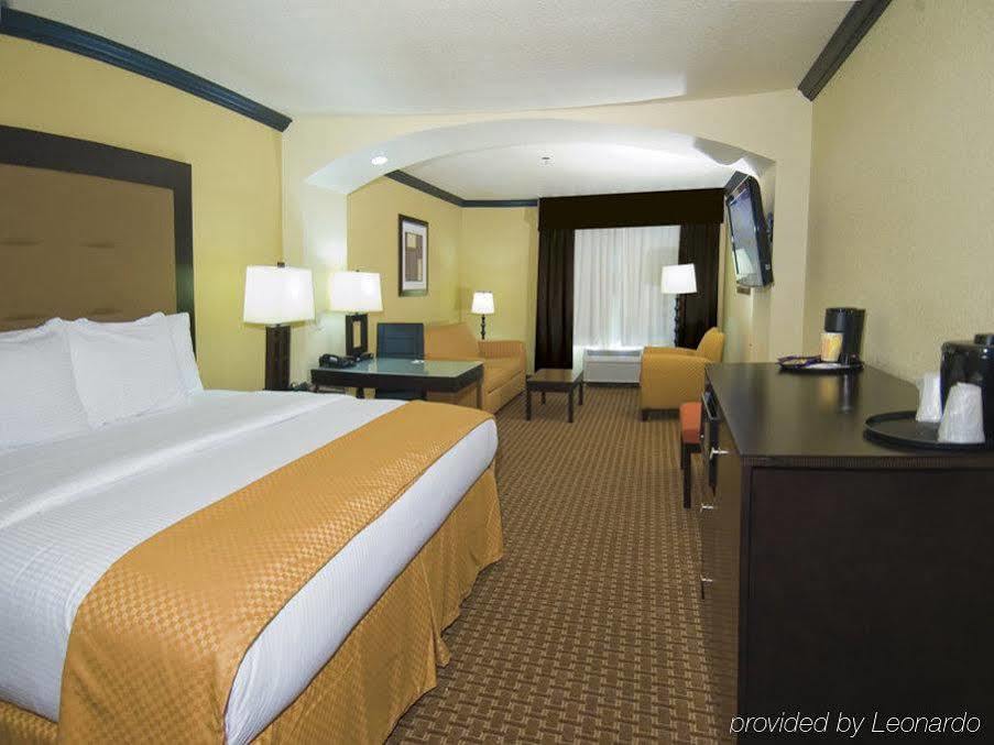 Spark By Hilton Brandon Exterior photo